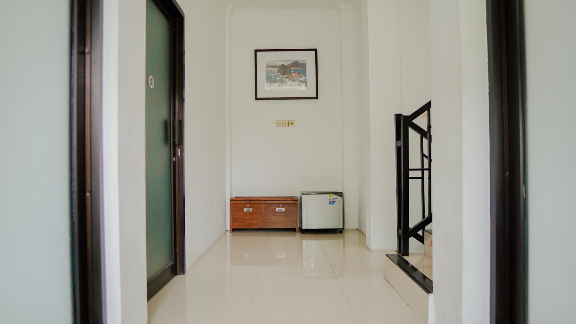 Dormitory Tourism Sritanjung Banyuwangi By Gajahsora Management المظهر الخارجي الصورة