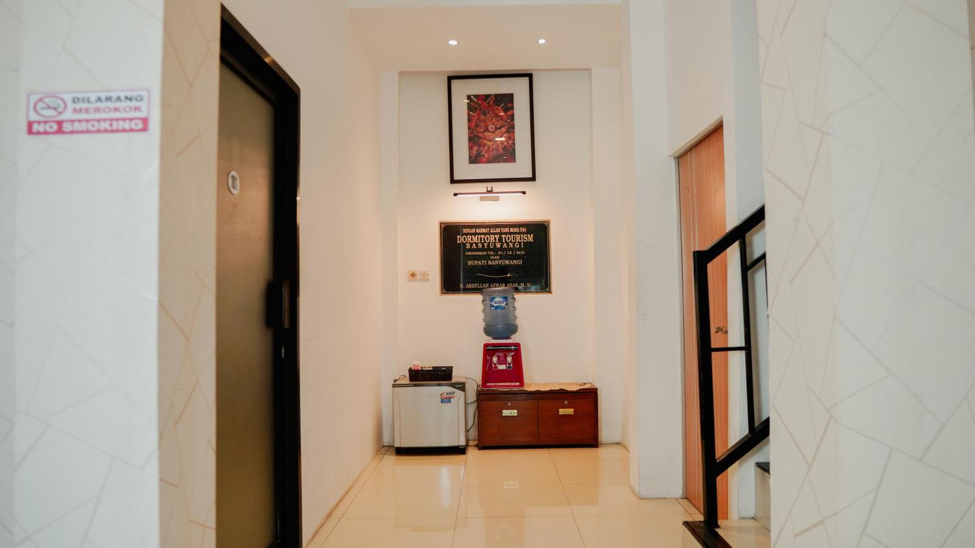 Dormitory Tourism Sritanjung Banyuwangi By Gajahsora Management المظهر الخارجي الصورة